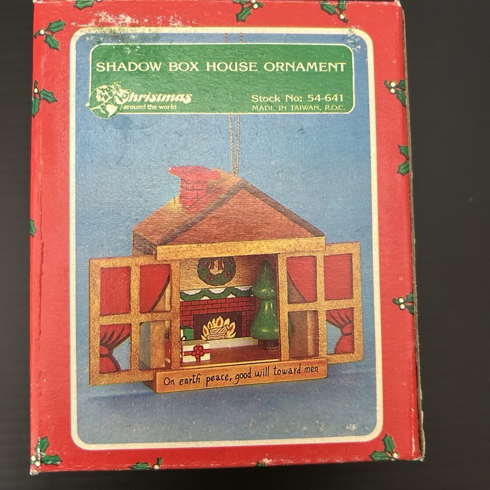 Vintage Wood Shadow Box House Christmas Ornament Fireplace Scene